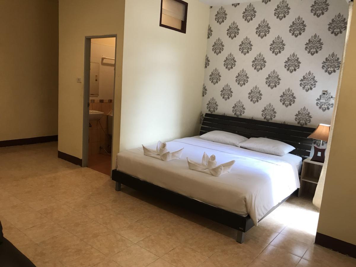 Ferb Guest House Patong Esterno foto